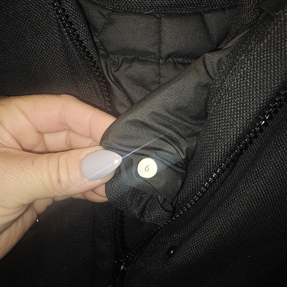 Lululemon Blizzard Parka Size 6 - Picture 10 of 11